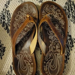 OluKai Paniolo Leather Flip Flops 10